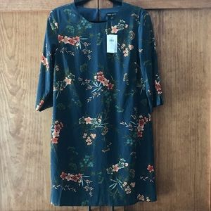 BR Factory Floral Shift dress